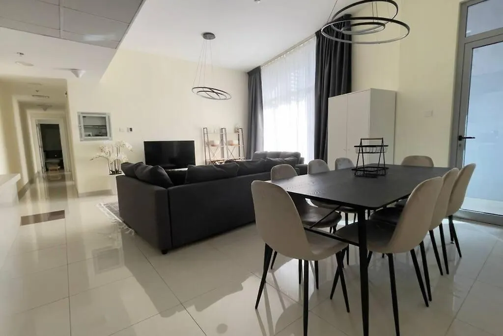 Premium Location, Cozy Apartment Dubai