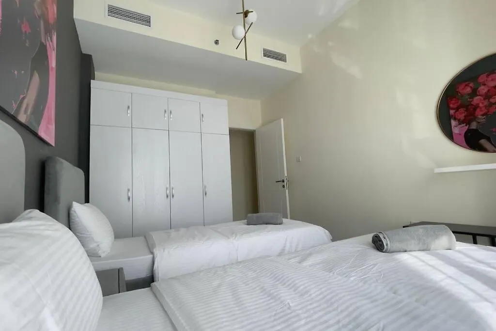 Premium Location, Cozy Apartment Dubai