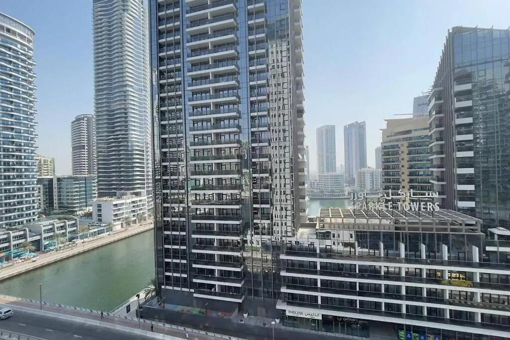 Premium Location, Cozy Apartment Dubai