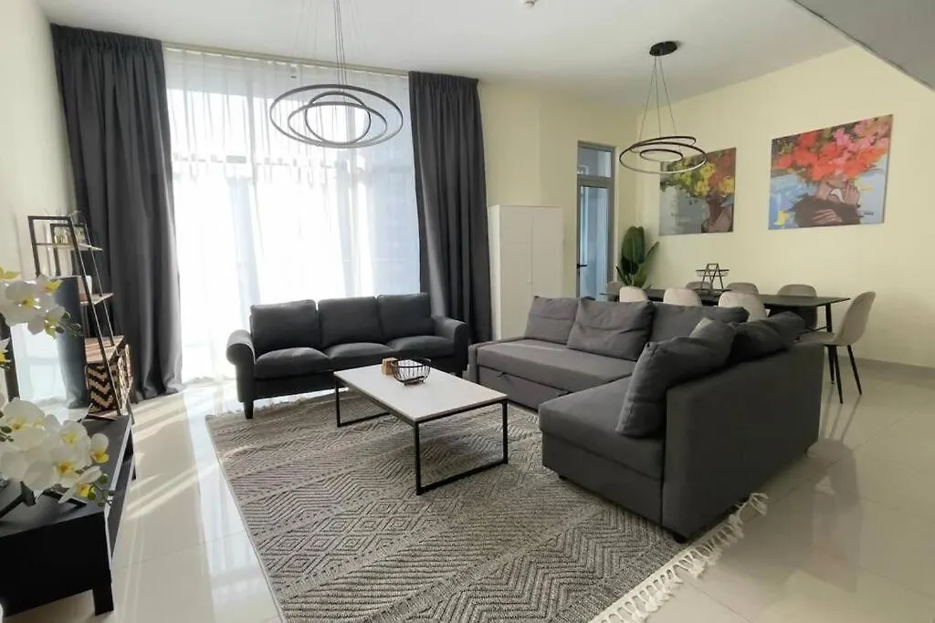 Premium Location, Cozy Apartment Dubai
